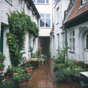 Lübeck-courtyard